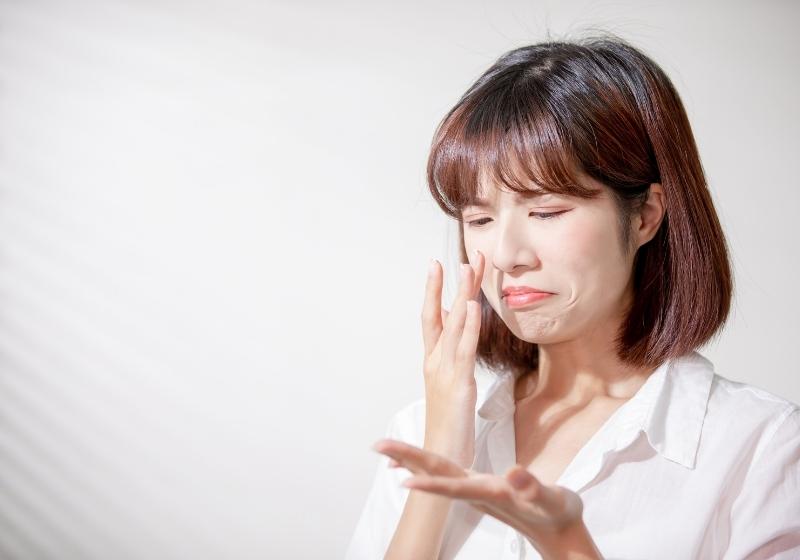 You are currently viewing Pele oleosa – causas, consequências e cuidados